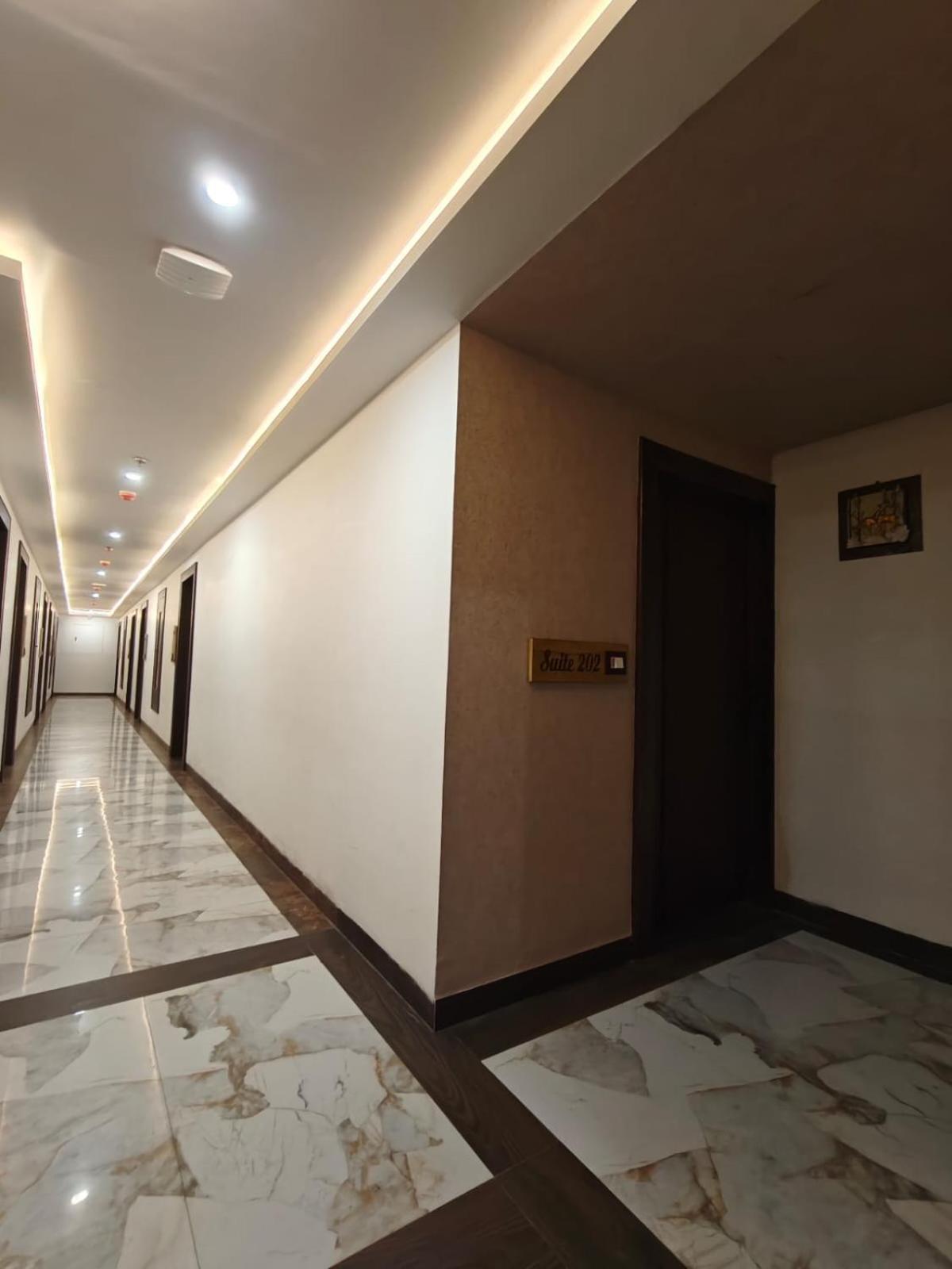 Hotel Basant Sarovar Mathura Exterior foto